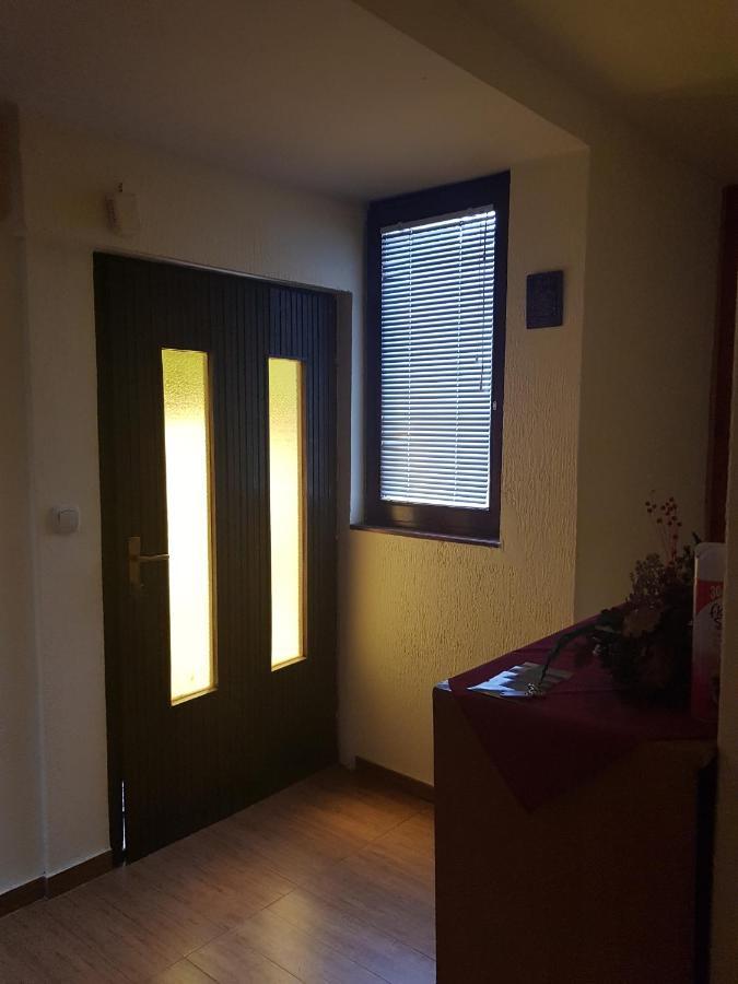 Pansion Lug Hotel Belgrade Luaran gambar