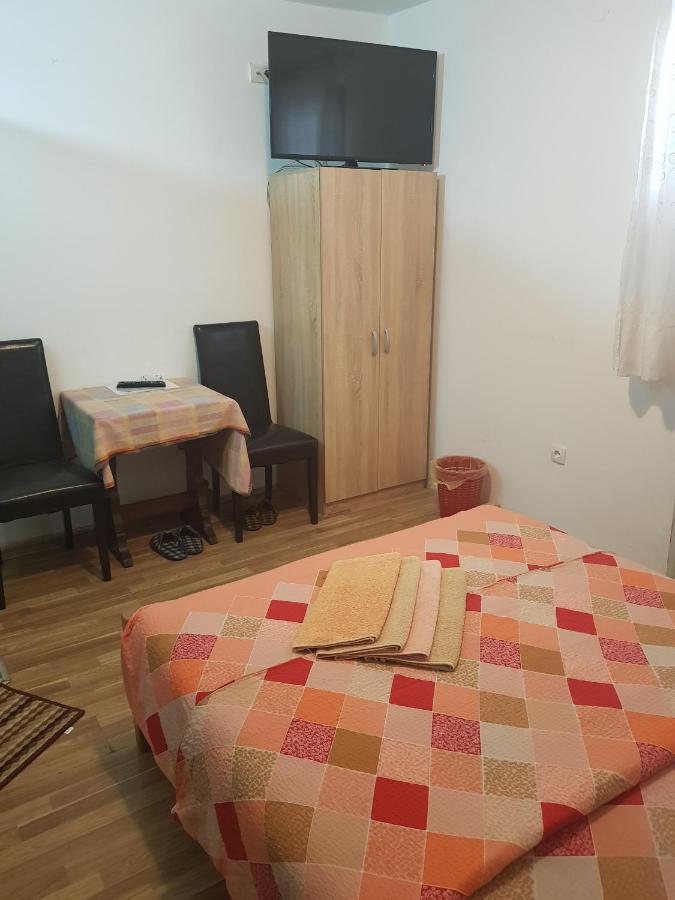 Pansion Lug Hotel Belgrade Luaran gambar
