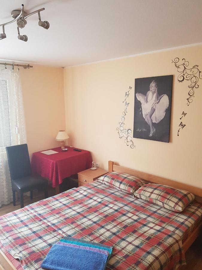 Pansion Lug Hotel Belgrade Luaran gambar
