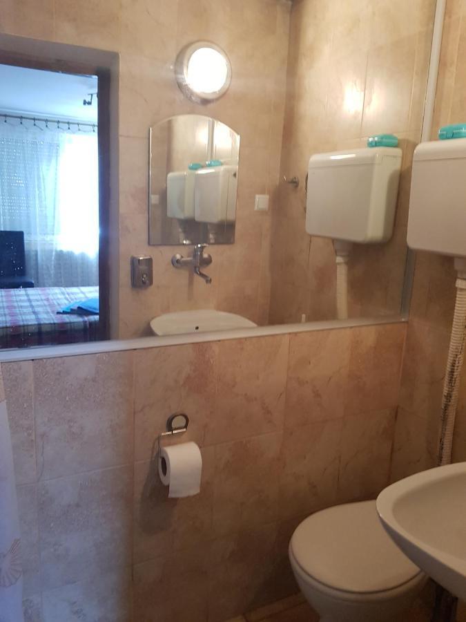 Pansion Lug Hotel Belgrade Luaran gambar