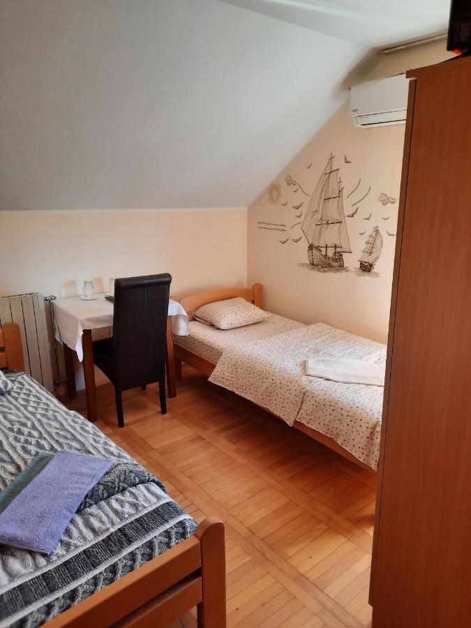 Pansion Lug Hotel Belgrade Luaran gambar