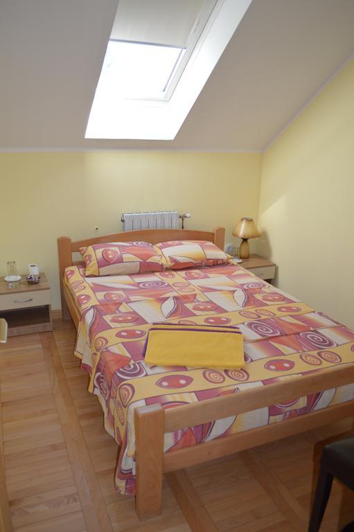 Pansion Lug Hotel Belgrade Bilik gambar