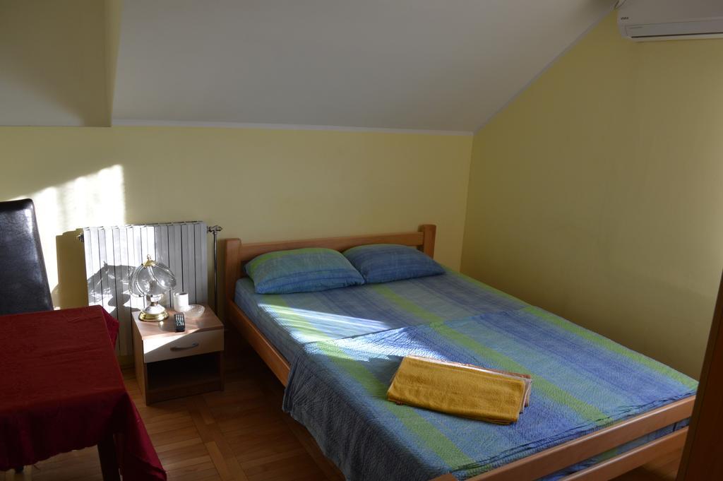 Pansion Lug Hotel Belgrade Bilik gambar
